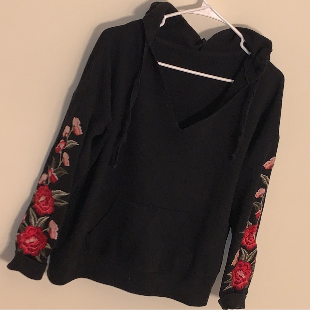 Ae Cropped Floral Embroidery Hoodie View 4